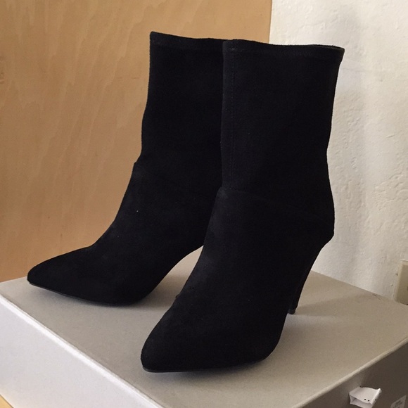 Urban Outfitters Short Scrunch Boot NWT - Picture 4 of 7